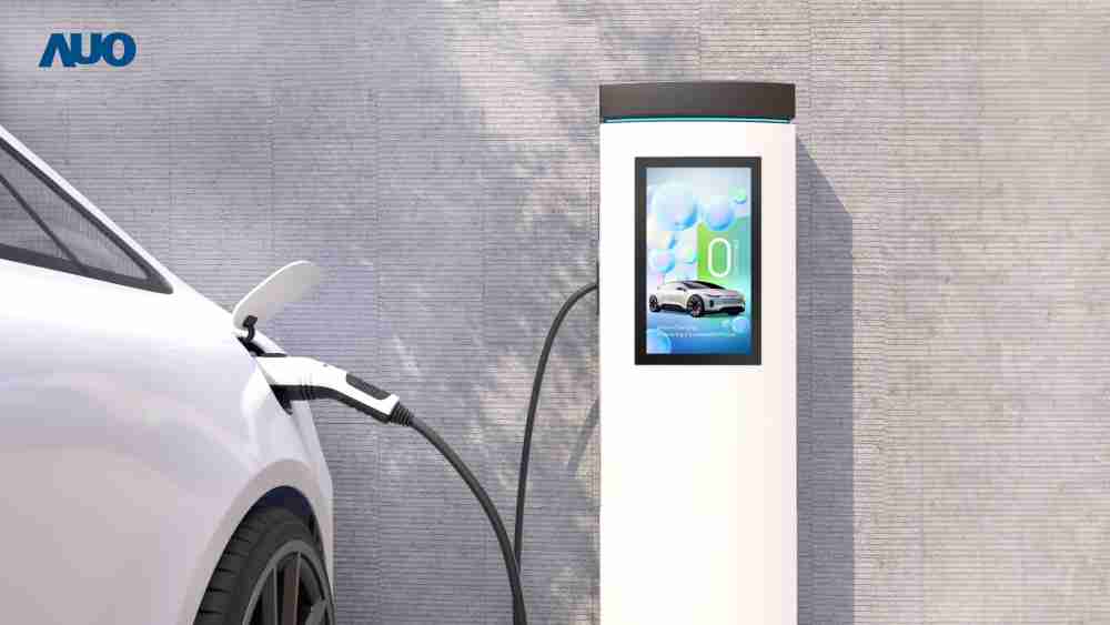 友達〝EVSE車用充電樁解決方案〞專為電動汽車充電樁設計，，，，具有高亮度、、克服戶外艱難環境的耐溫、、耐紫外線等特性，，，，並搭載散熱性及擴充性強的高效能工業電腦，，可實現人機互動訴求，，如資訊顯示、、支付等應用